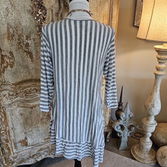 Comfy USA Gray and White Asymmetrical Dress - Picture 6 of 8